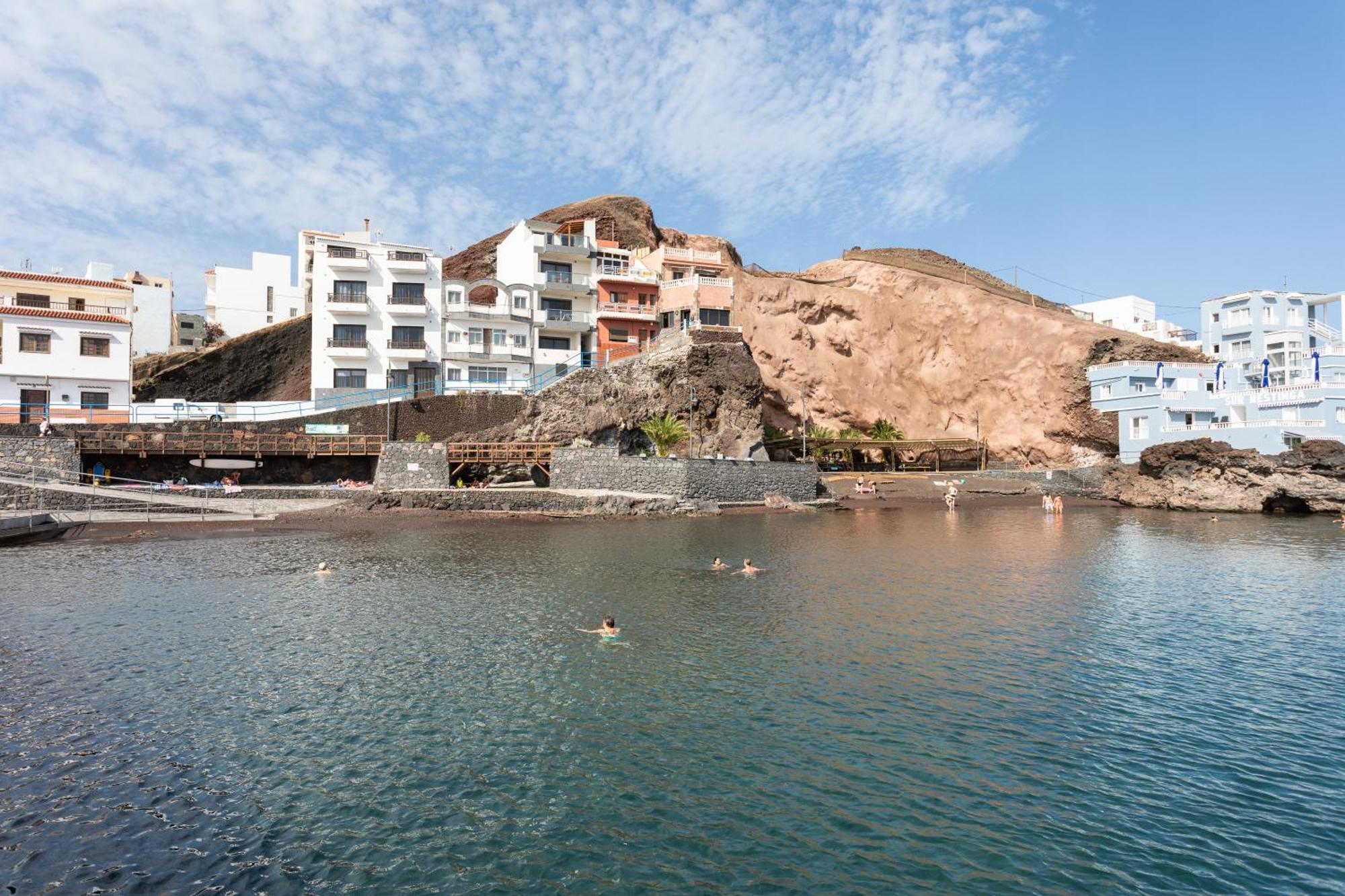Charming Apartment & Diving Ла Рестинга Екстериор снимка