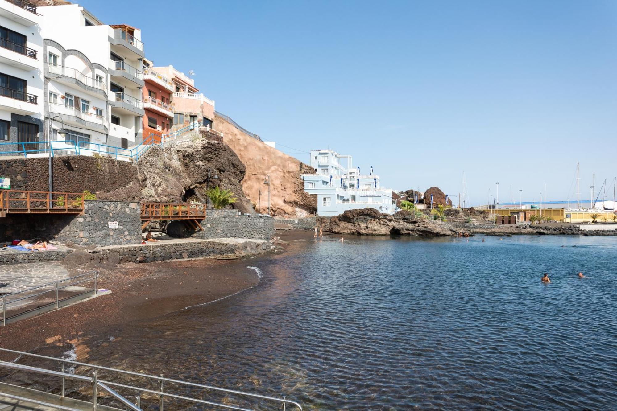 Charming Apartment & Diving Ла Рестинга Екстериор снимка