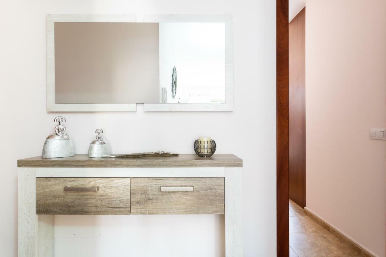 Charming Apartment & Diving Ла Рестинга Екстериор снимка